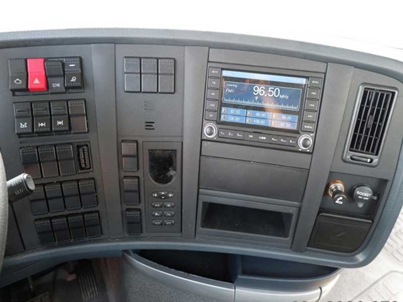 Đại lý bán xe đầu kéo Howo A7 380HP đời mới với giá cực tốt - bảng điều khiển