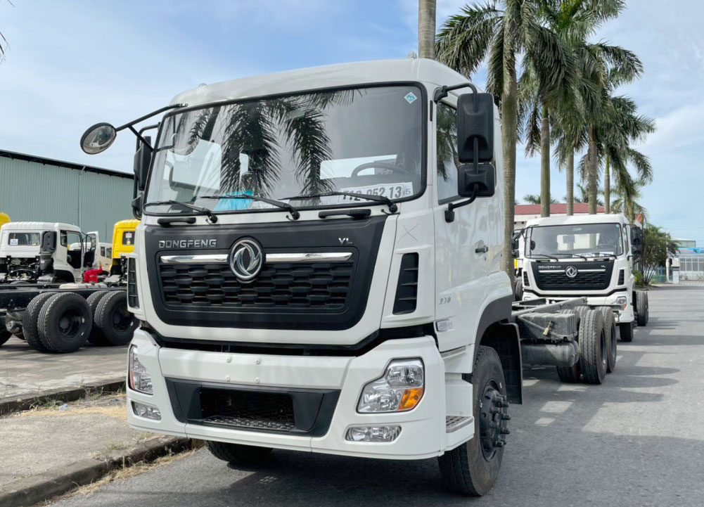 Xe tải Dongfeng 3 chân 270Hp phiên bản Euro5
