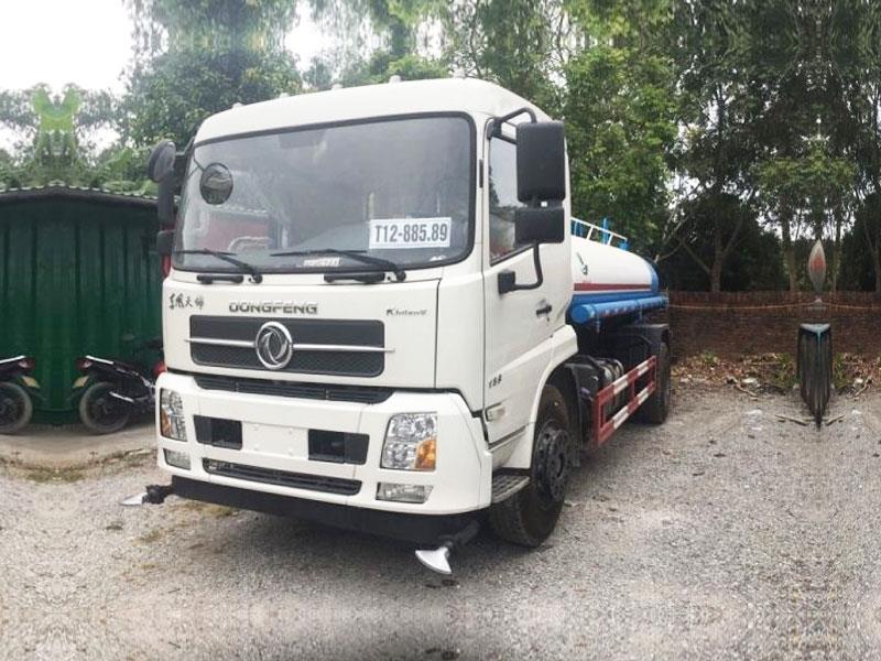 Xe phun nước rửa đường Dongfeng 9 khối nhập khẩu nguyên chiếc