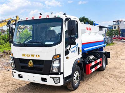 Xe Bồn Xăng Dầu 5.1 Khối Howo Tích Hợp Đồng Hồ Cấp Lẻ Chính Hãng
