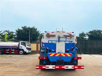 chien than do thi goi ten xe phun nuoc rua duong dongfeng 3 04248